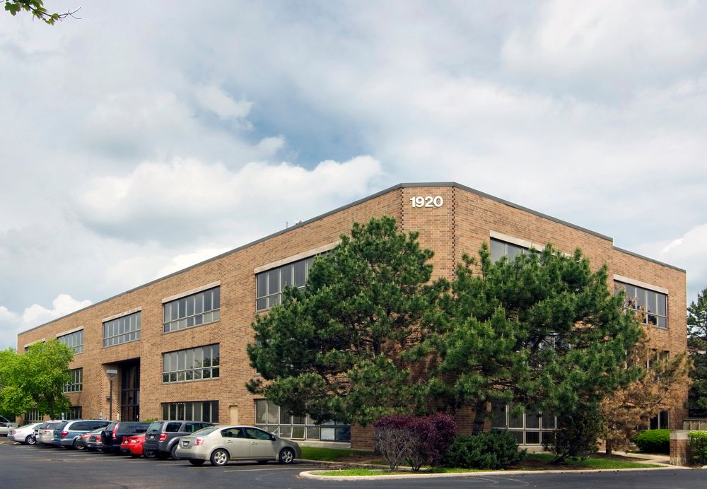 Highland Plaza : 1920 S Highland Ave, Lombard, IL 60148